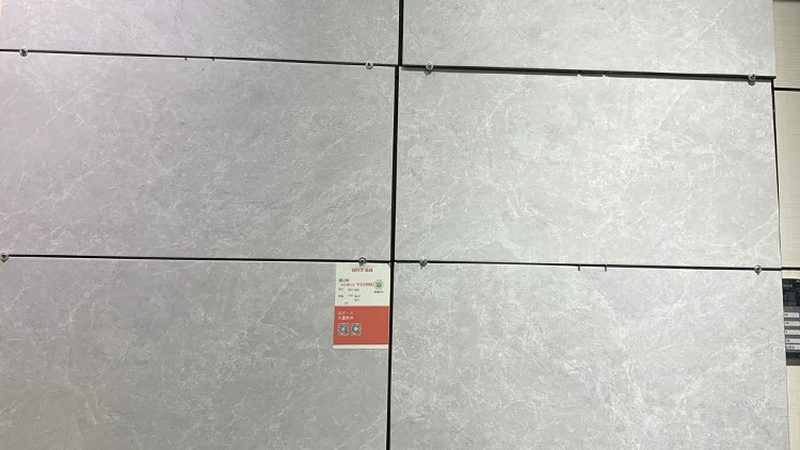 水磨石砖地面与环氧地坪：两种材料的性能对比解析